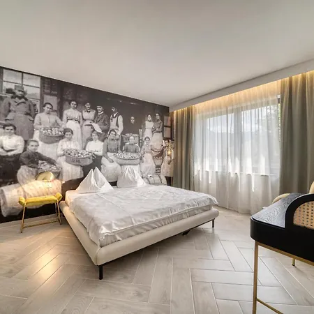 Goldfinger + Suites Lana Exterior photo