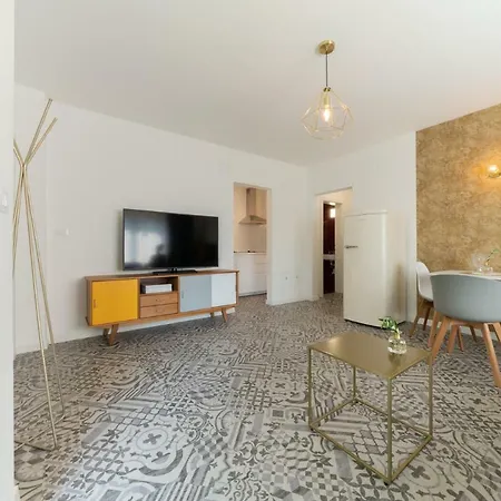 Goldfinger + Suites Lana Room photo