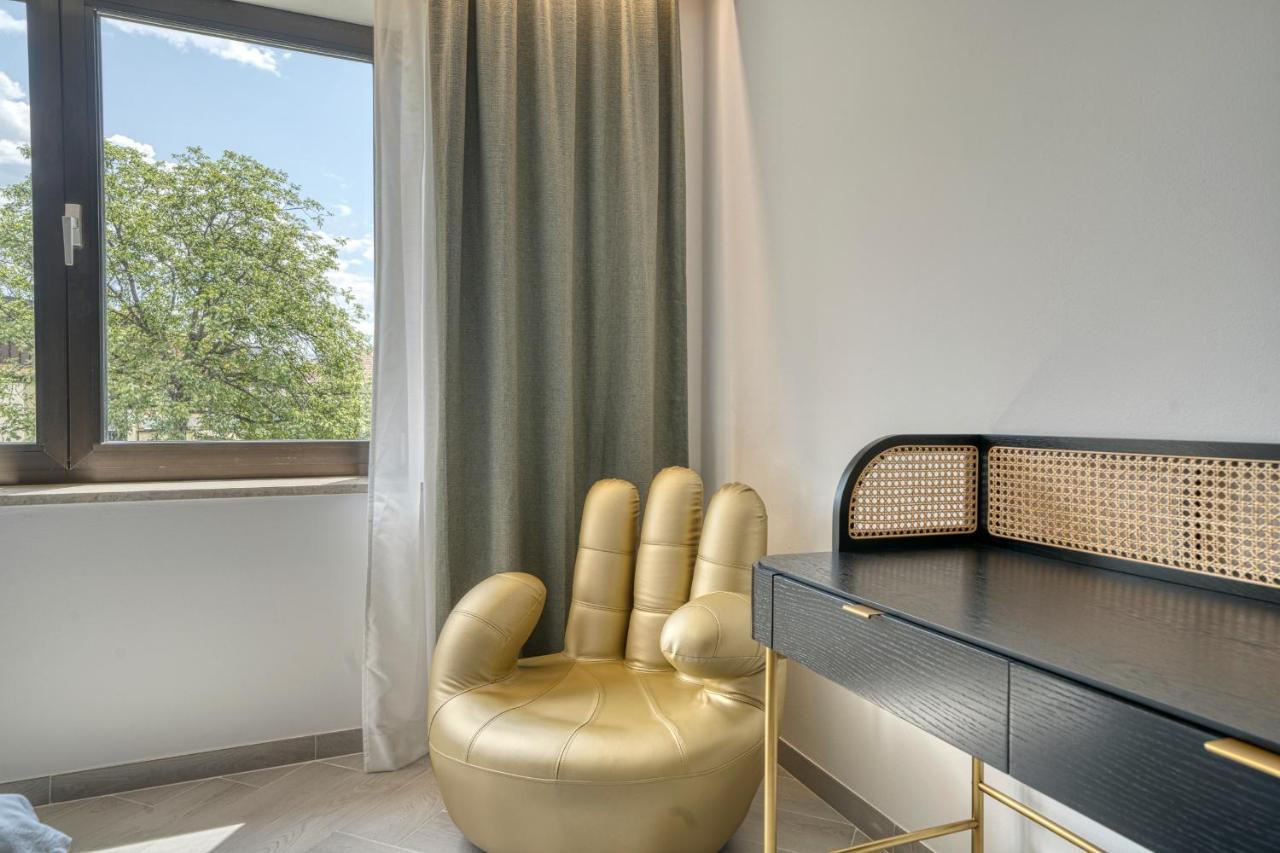 Aparthotel Goldfinger + Lana