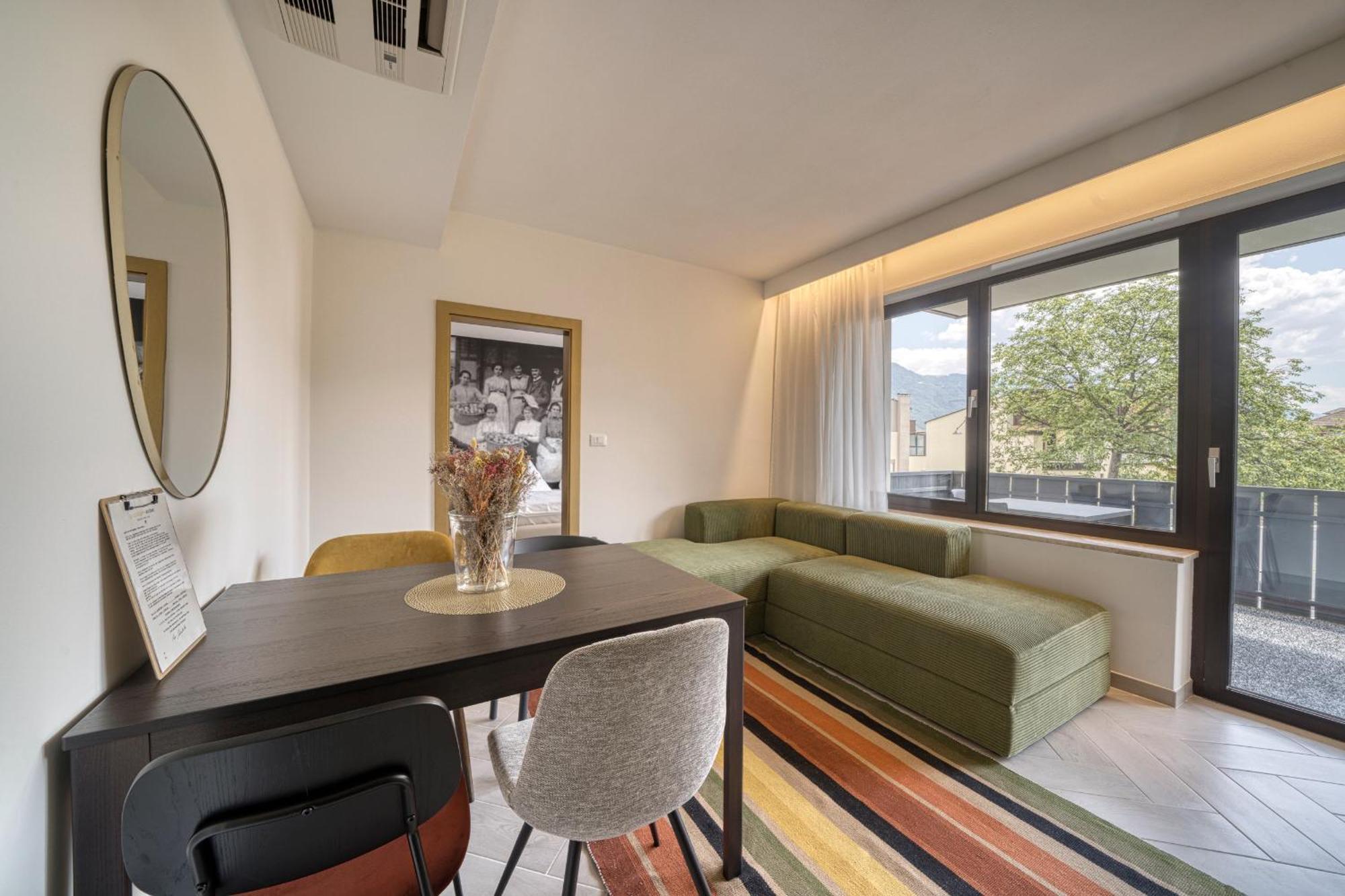 Goldfinger + Aparthotel