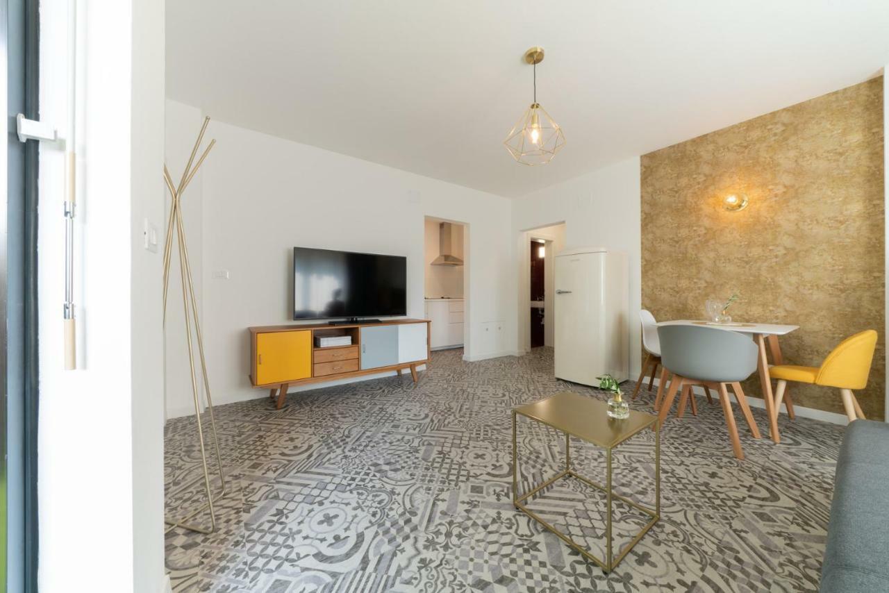 Goldfinger + Aparthotel 3*