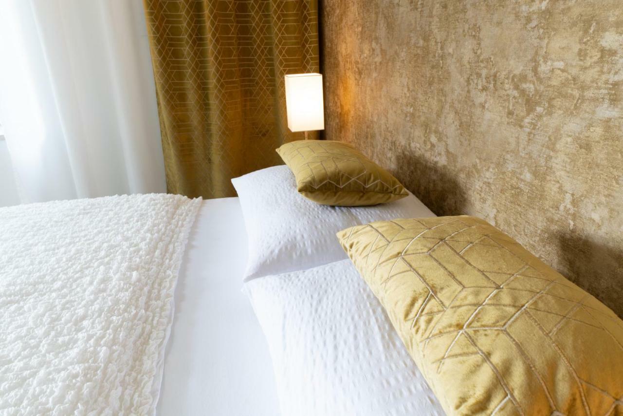 Goldfinger + Aparthotel 3*